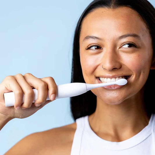 White Sonic Toothbrush by Spotlight Oral Care