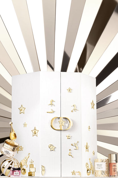 Le 30 Montaigne Advent Calendar