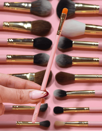 #1221 Detail Flat Swiper Brush by P. Louise Cosmetics