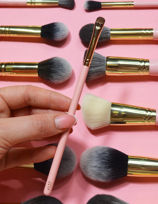 #127 Wide Smudger Brush by P. Louise Cosmetics