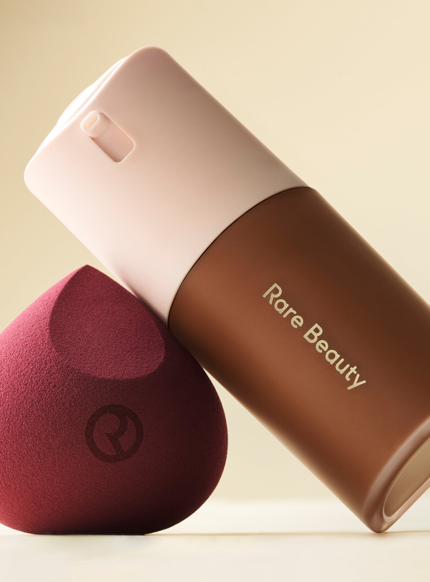 Soft Touch Makeup Blending Sponge by Rare Beauty