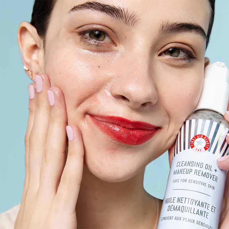 Cleansing Oil and Makeup Remover by First Aid Beauty