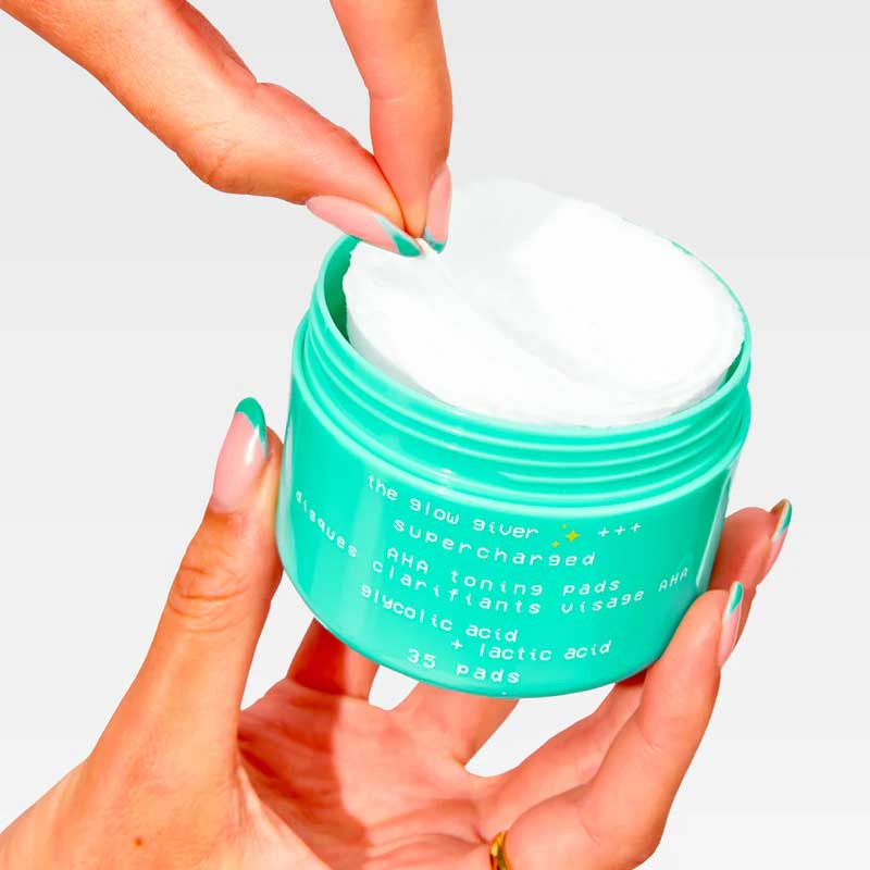The Glow Giver AHA Toning Pads